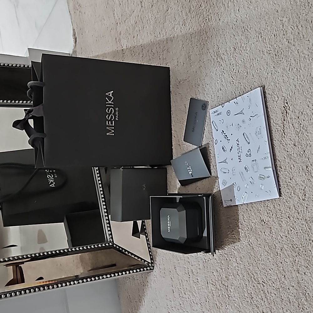 Messika Box, Outer Box, Bag, Receipt Holder & Authentication Card!!